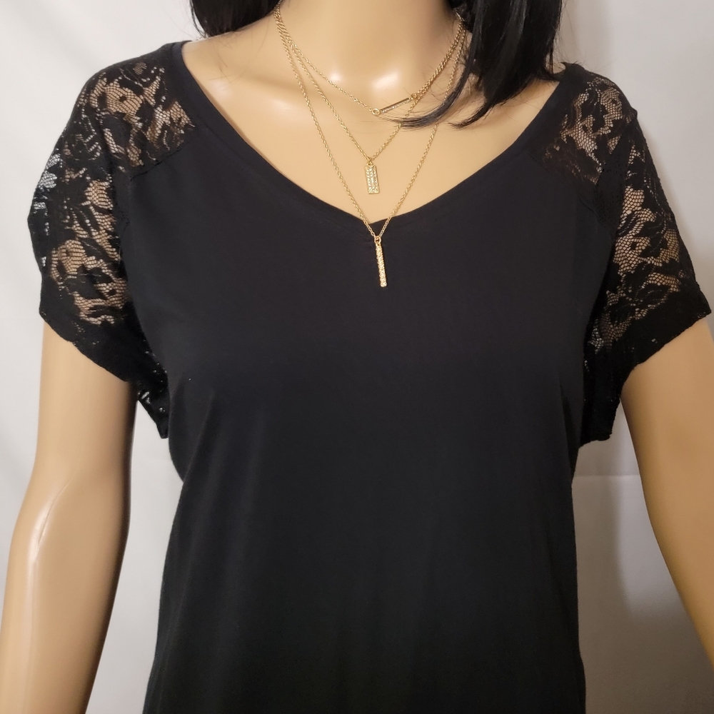 Lane bryant Size 22 NWOT black top with short lace sleeves